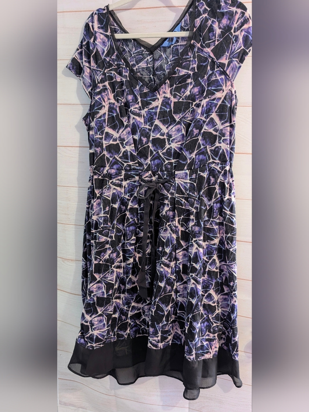 Vintage Vera Wang Black & Lavender Patterned V-Neck Midi Dress π Size Large - Picture 2 of 9